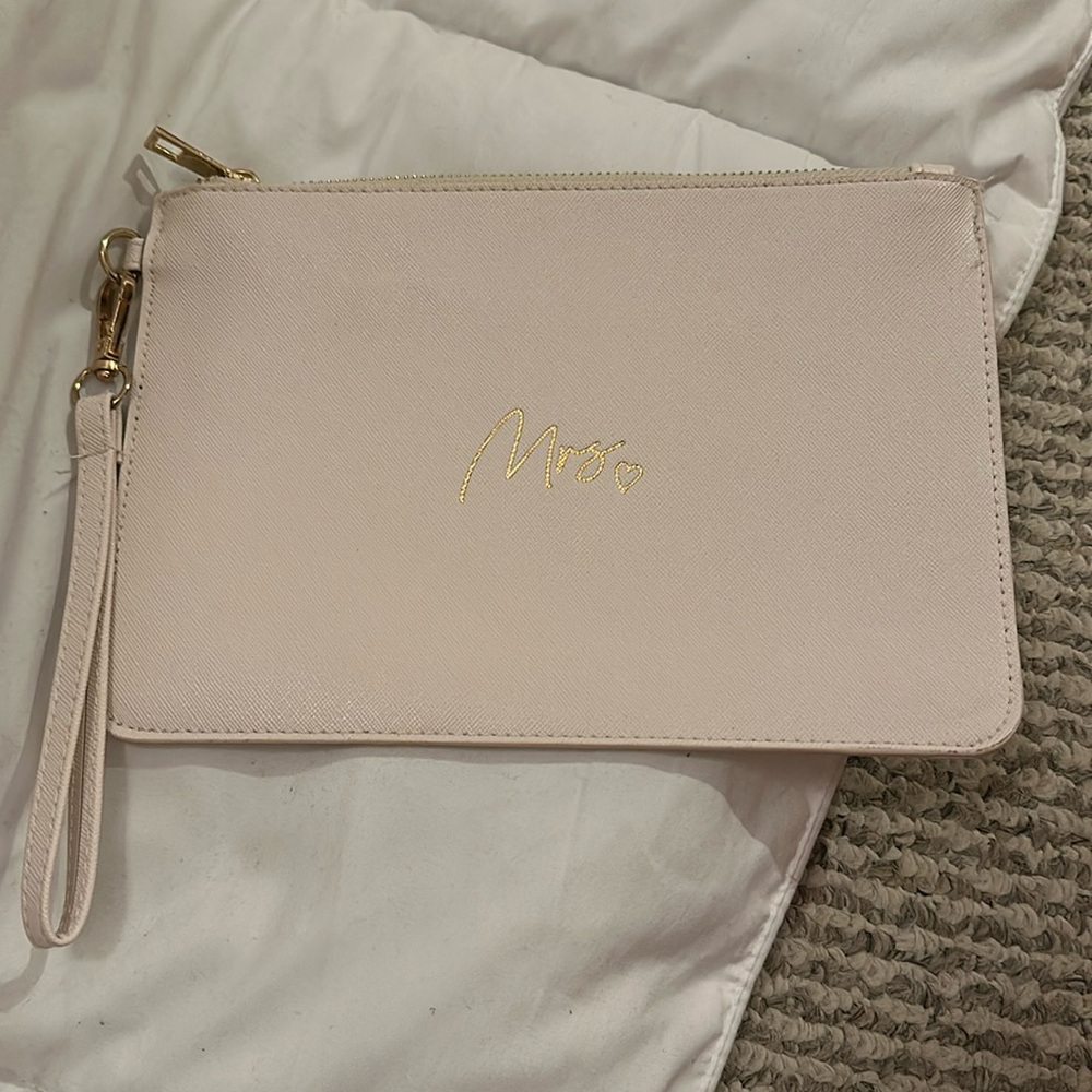 Mrs Zipper Clutch With Hand Wristlet